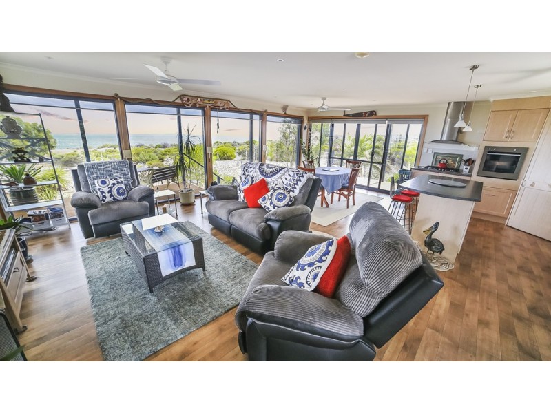 18 Seaview Road, Perlubie SA 5680