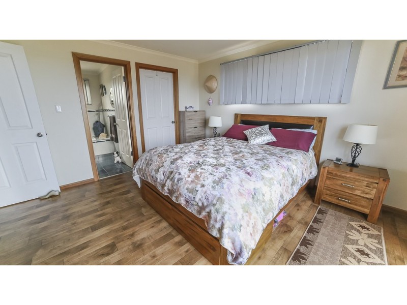18 Seaview Road, Perlubie SA 5680
