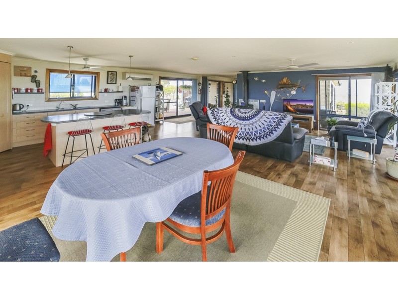 18 Seaview Road, Perlubie SA 5680