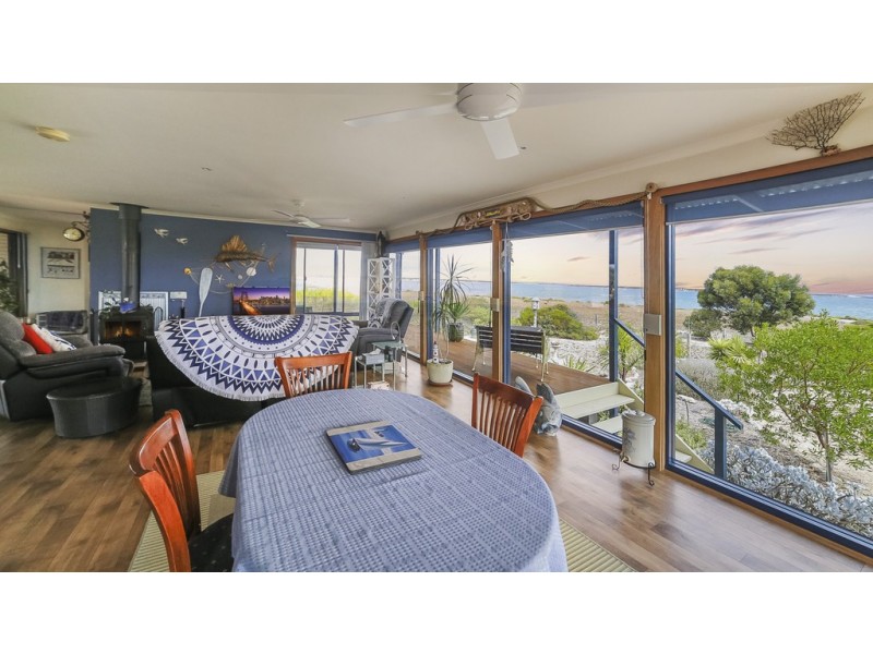 18 Seaview Road, Perlubie SA 5680