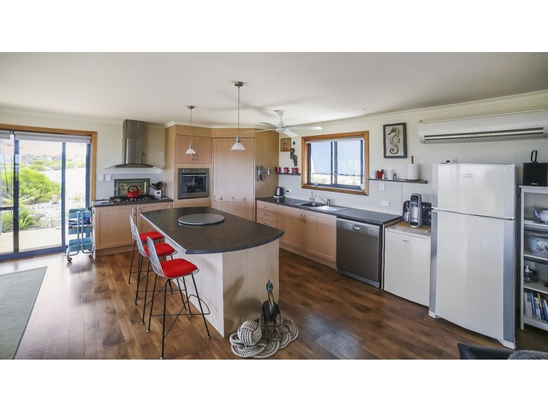 18 Seaview Road, Perlubie SA 5680