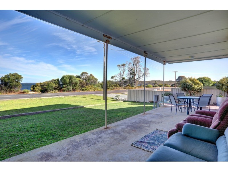 335 Esplanade, Coffin Bay SA 5607