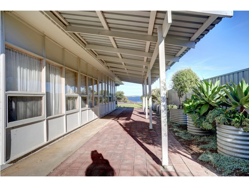 335 Esplanade, Coffin Bay SA 5607