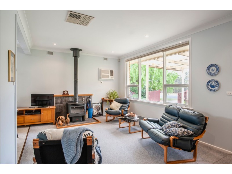 32 Flinders Avenue, Coffin Bay SA 5607