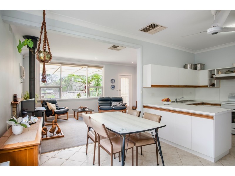 32 Flinders Avenue, Coffin Bay SA 5607