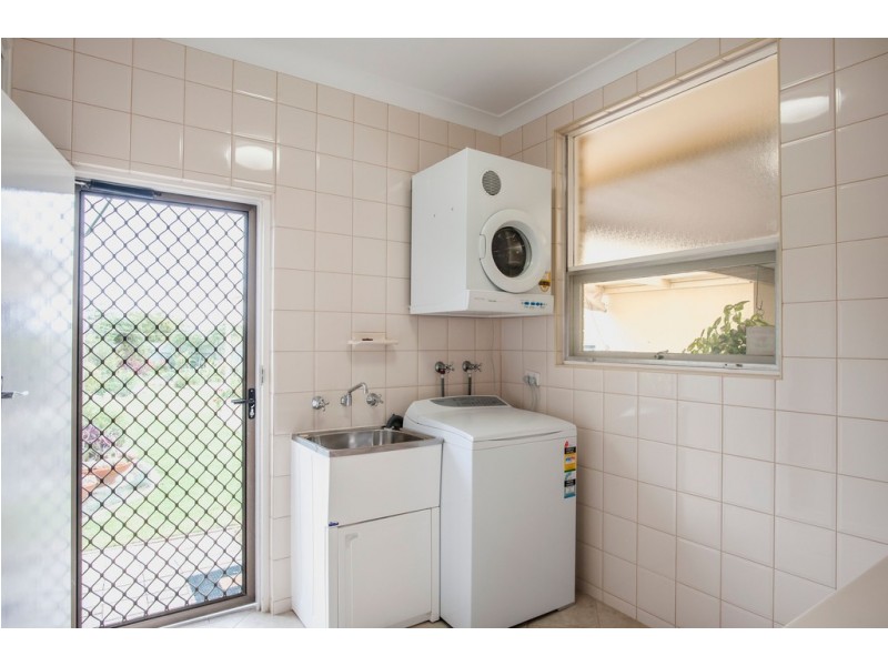 32 Flinders Avenue, Coffin Bay SA 5607