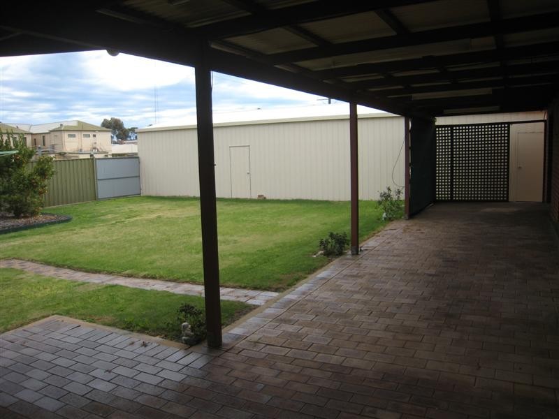 29  Light Road, Cummins SA 5631