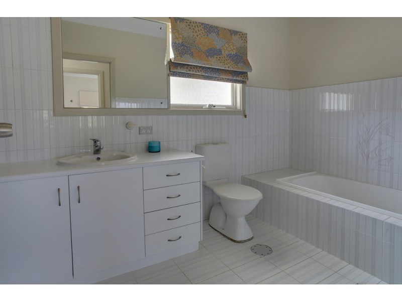 22 Parnkalla Avenue, Port Lincoln SA 5606