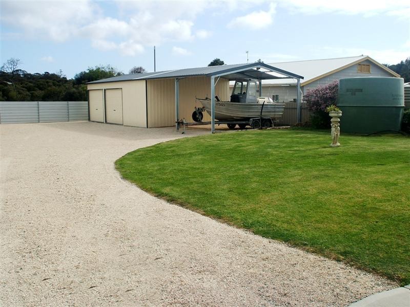7 Flinders Ave, Coffin Bay SA 5607