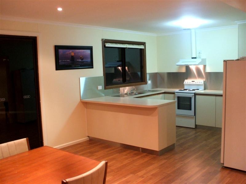 7 Flinders Ave, Coffin Bay SA 5607