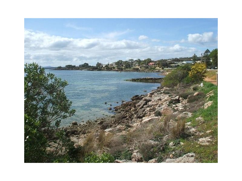 7 Flinders Ave, Coffin Bay SA 5607