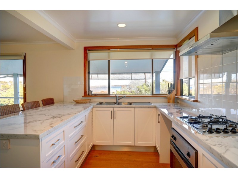 379 Esplanade, Coffin Bay SA 5607