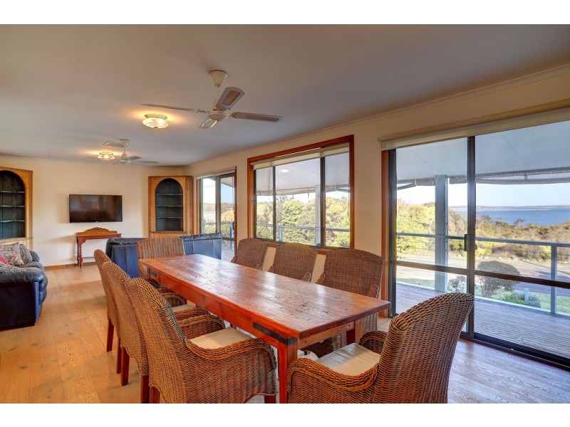 379 Esplanade, Coffin Bay SA 5607