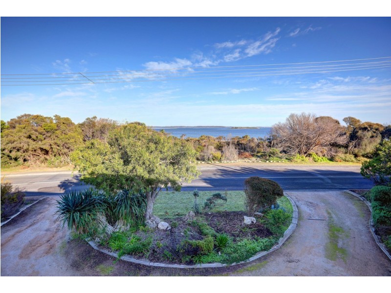 379 Esplanade, Coffin Bay SA 5607