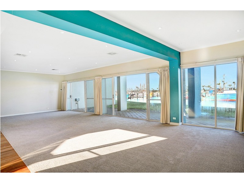 6 Sandy Point Drive, Port Lincoln SA 5606