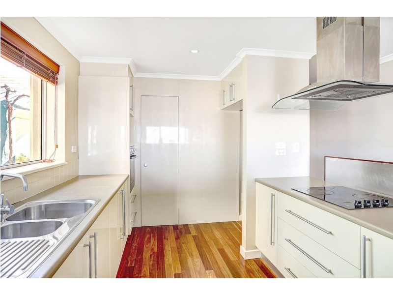 6 Sandy Point Drive, Port Lincoln SA 5606