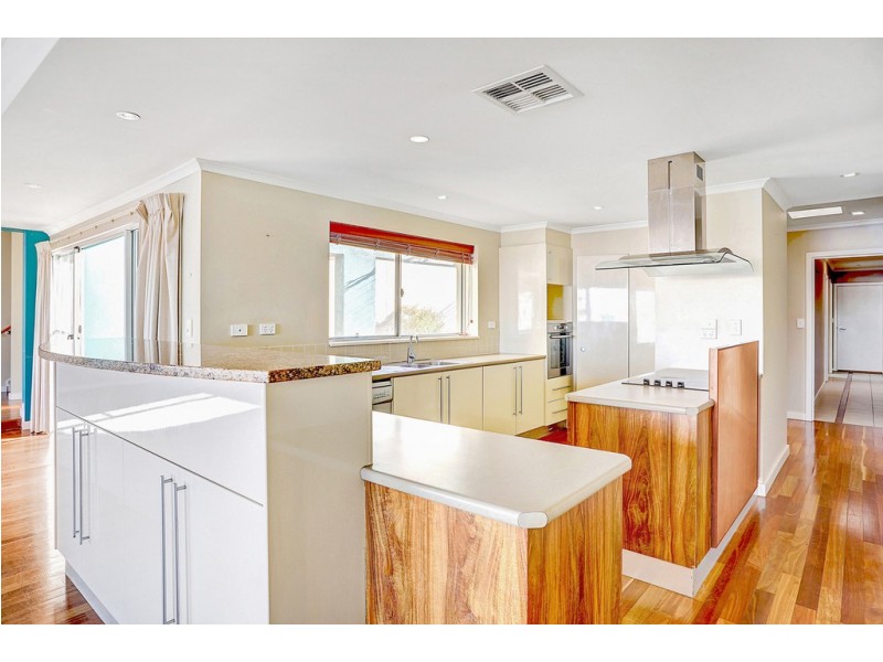 6 Sandy Point Drive, Port Lincoln SA 5606