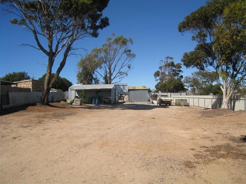19 Wallis Street, Port Neill SA 5604