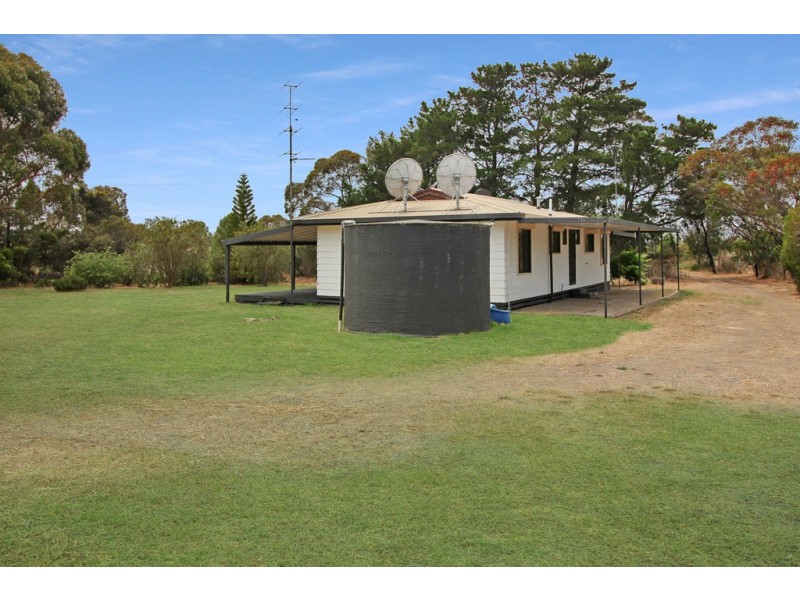 1313 Flinders Highway, Coomunga SA 5607