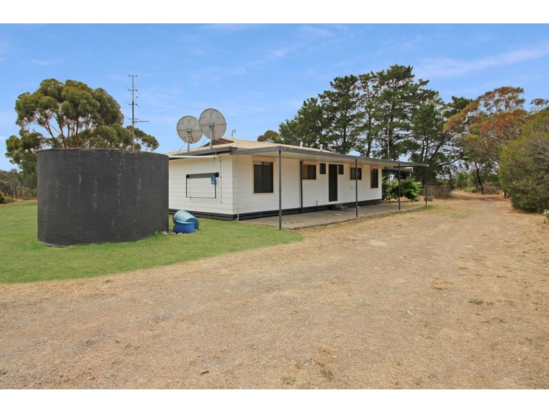 1313 Flinders Highway, Coomunga SA 5607