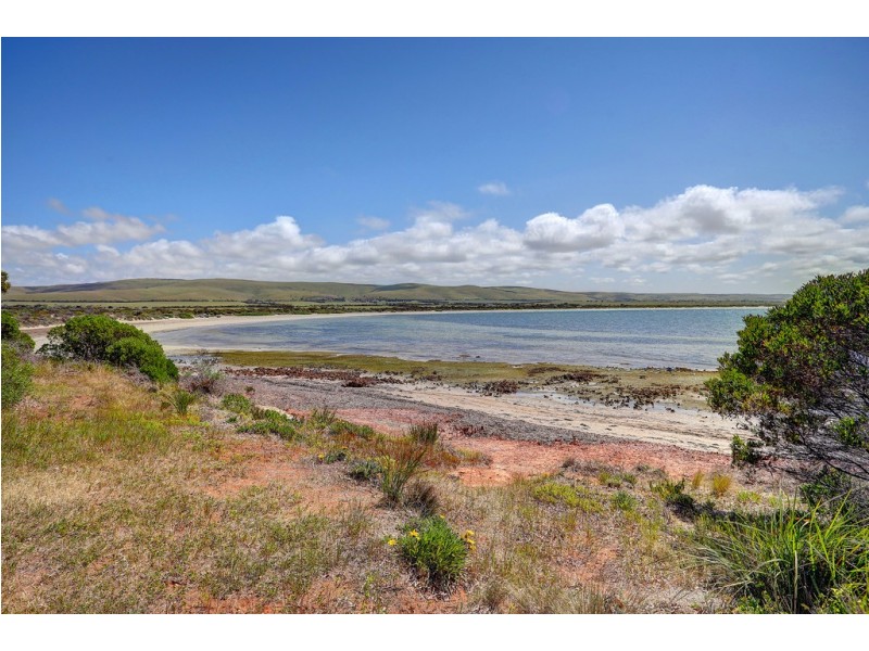 21 Central Street, Louth Bay SA 5607