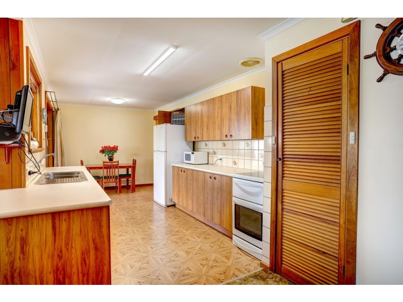 21 Central Street, Louth Bay SA 5607