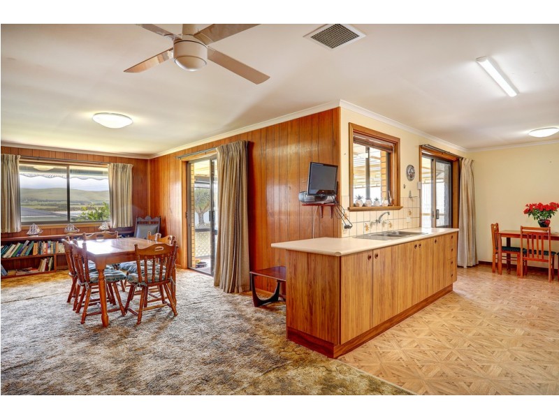 21 Central Street, Louth Bay SA 5607