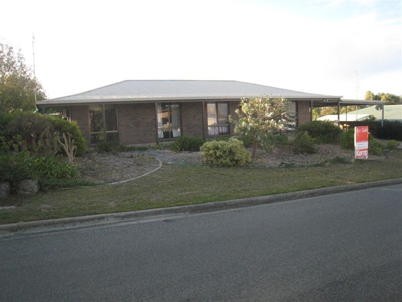 16 Flinders Avenue, Port Lincoln SA 5606