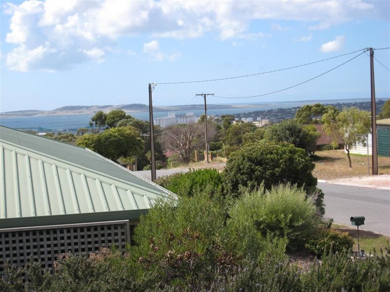 16 Flinders Avenue, Port Lincoln SA 5606
