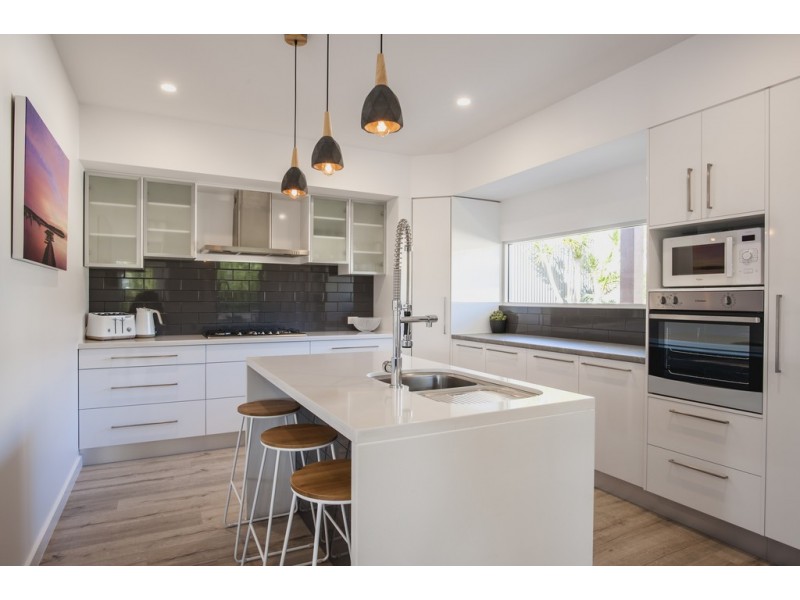 33 Flinders Ave, Coffin Bay SA 5607