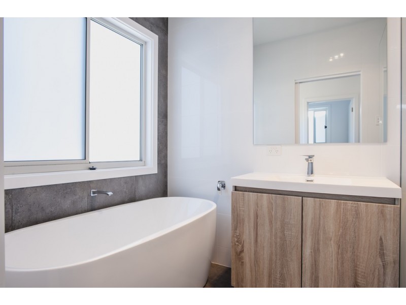 33 Flinders Ave, Coffin Bay SA 5607