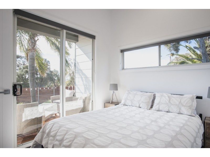 33 Flinders Ave, Coffin Bay SA 5607