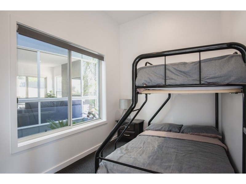 33 Flinders Ave, Coffin Bay SA 5607