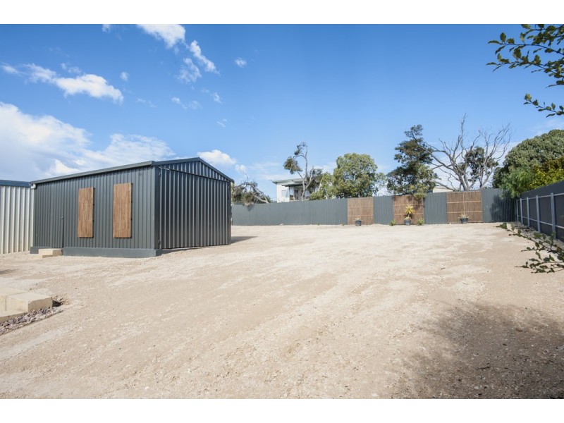 33 Flinders Ave, Coffin Bay SA 5607