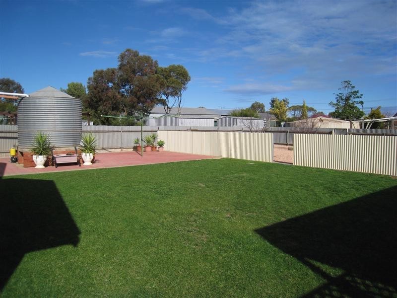 9 Lambeff Street, Ceduna SA 5690