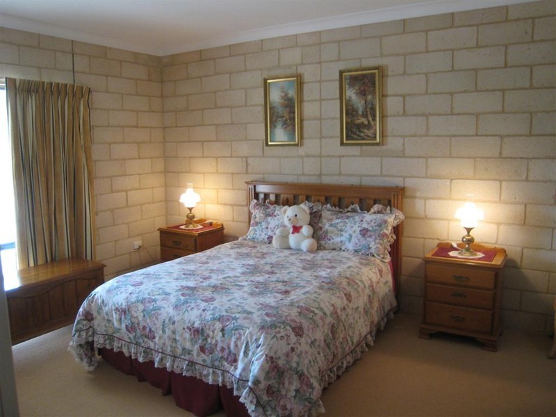 4 Grimm Road, Coffin Bay SA 5607