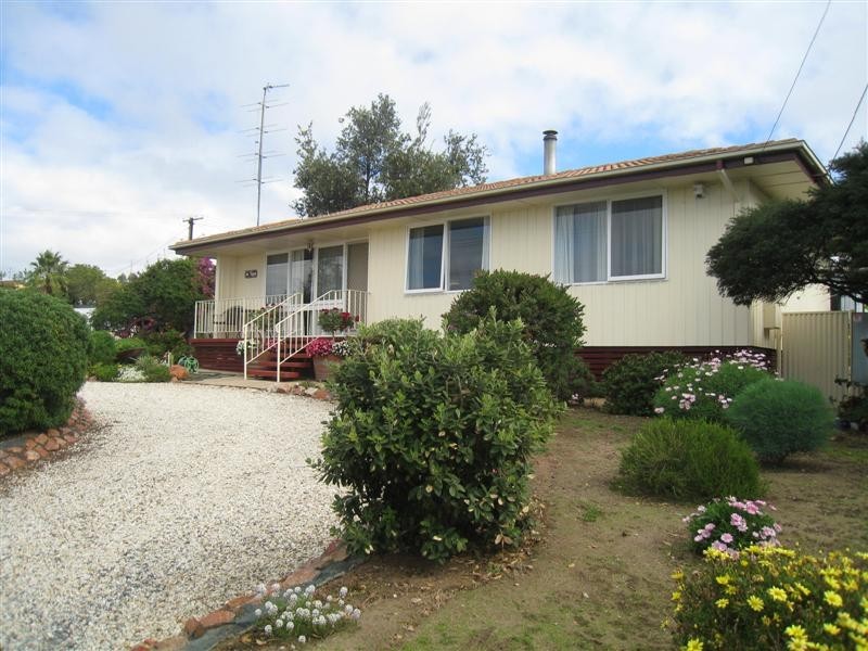 11 Vigar Street, Port Lincoln SA 5606