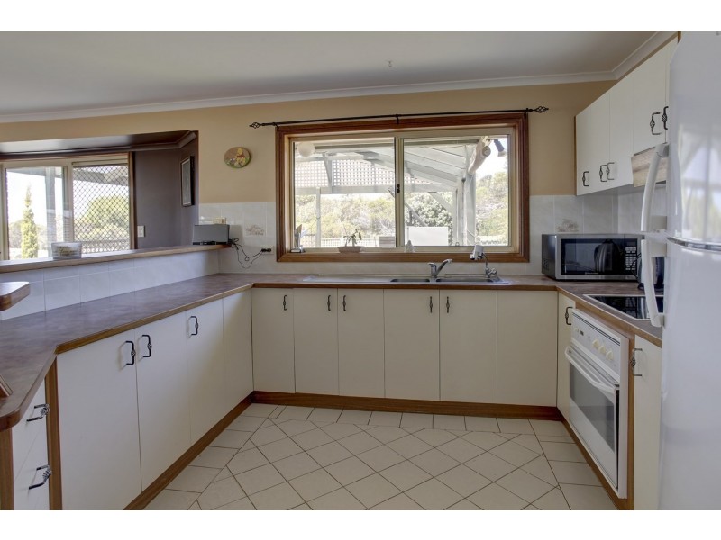 27 Flinders Avenue, Port Lincoln SA 5606