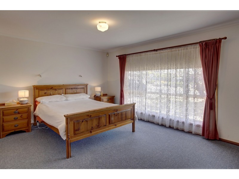 27 Flinders Avenue, Port Lincoln SA 5606