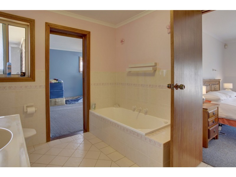 27 Flinders Avenue, Port Lincoln SA 5606