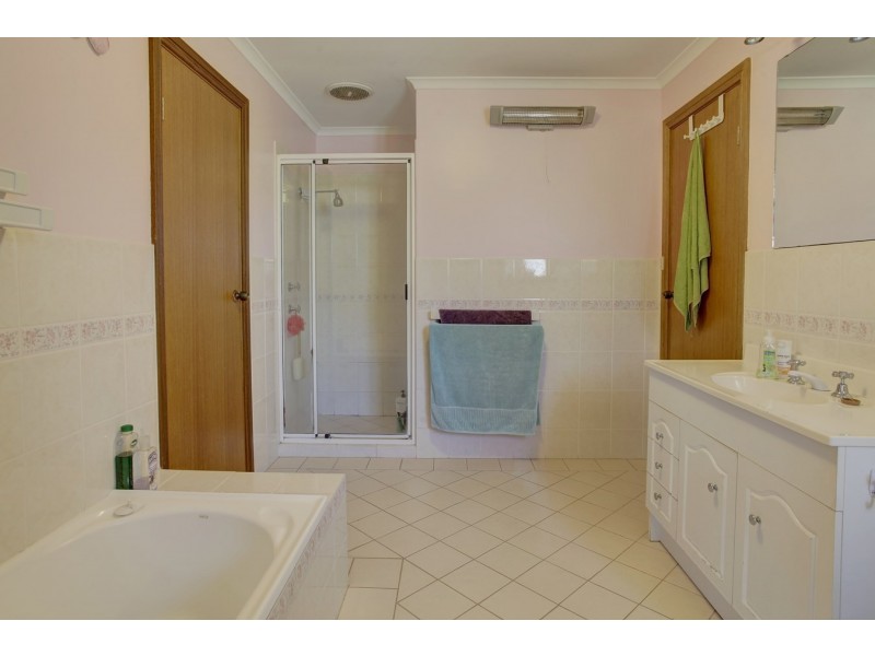 27 Flinders Avenue, Port Lincoln SA 5606