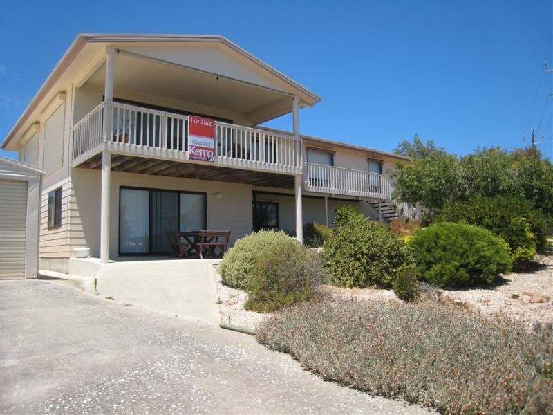 12 Pine Crescent, Coffin Bay SA 5607