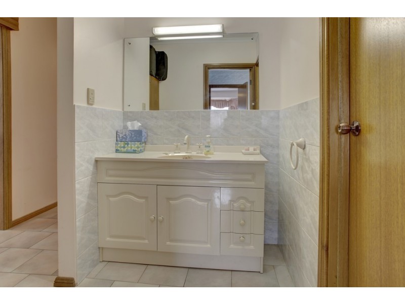 24 Springfield Drive, Port Lincoln SA 5606