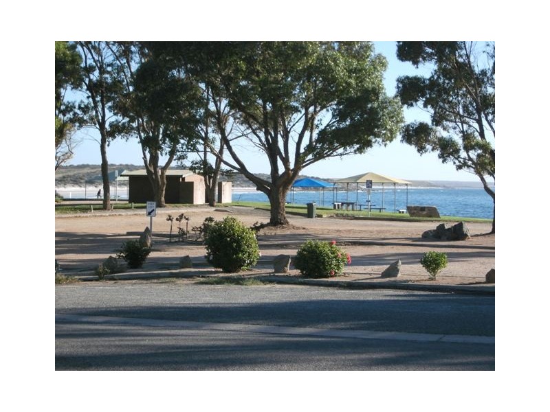 5-7 Peake Tce, Port Neill SA 5604