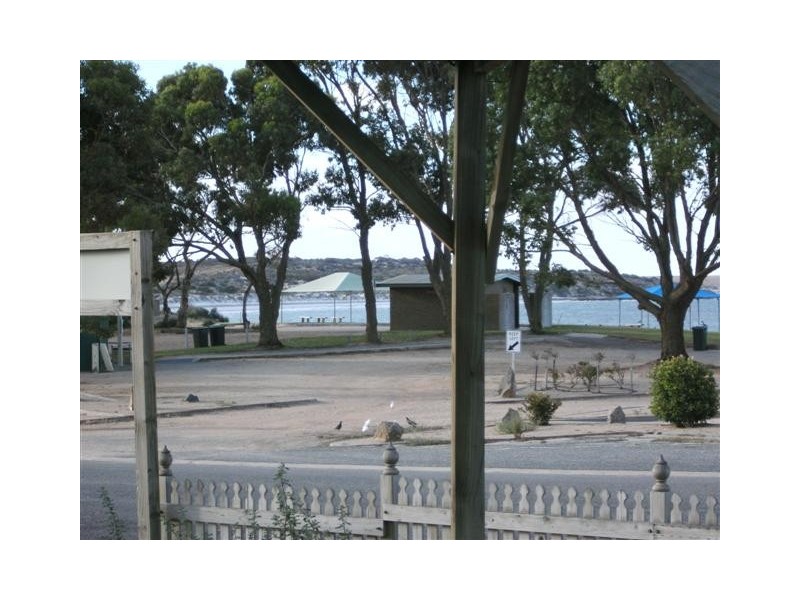 5-7 Peake Tce, Port Neill SA 5604