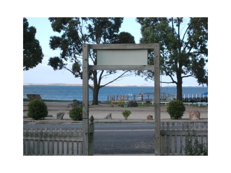 5-7 Peake Tce, Port Neill SA 5604