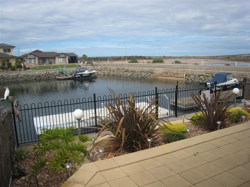 1/4 Parnkalla Avenue, Port Lincoln SA 5606