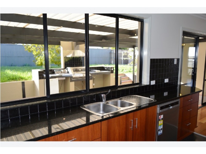 20 Nancy Rd, Coffin Bay SA 5607