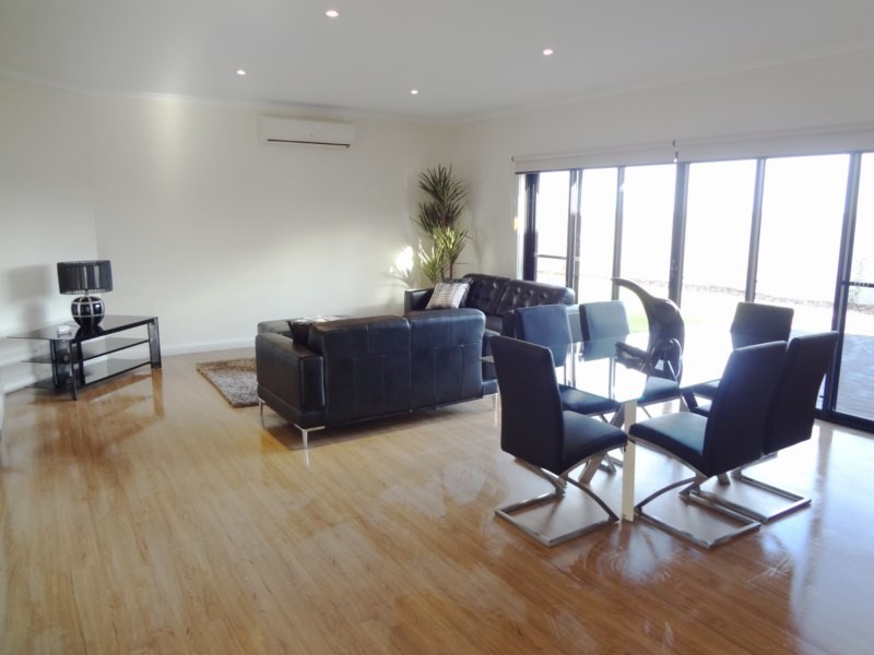 10 Windamere Crescent, Port Lincoln SA 5606