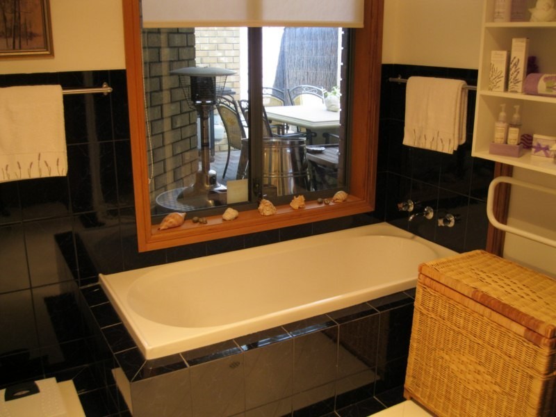 6B Parnkalla Avenue, Port Lincoln SA 5606